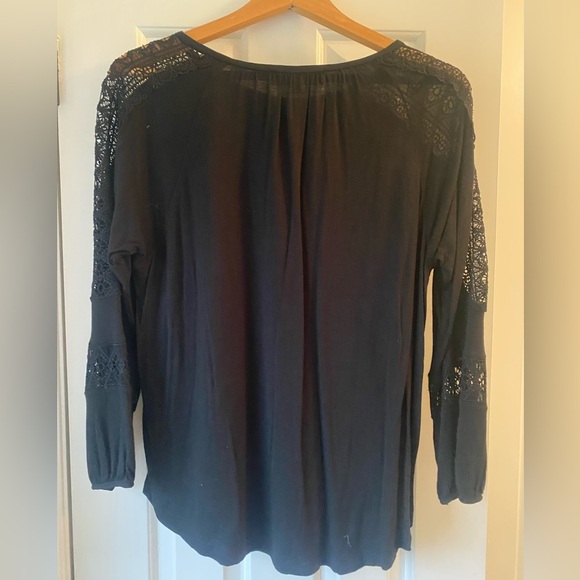Loft Women’s Mixed Media Long Sleeve Lace Embellished Top. Size M - Picture 3 of 4